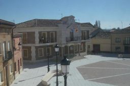 Ayuntamiento con la plaza nueva