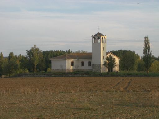 La ermita desde el camino