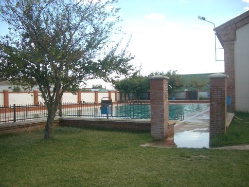 Piscina desde el cesped